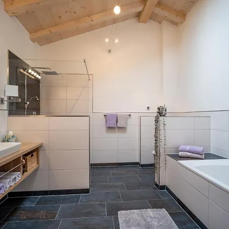 Beim Neuner - Zeit Zu Zweit